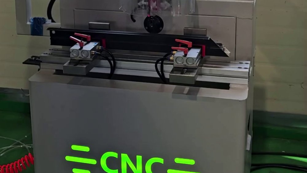 시운전 중인 CNC400 루터기 WTMM-CNC-400