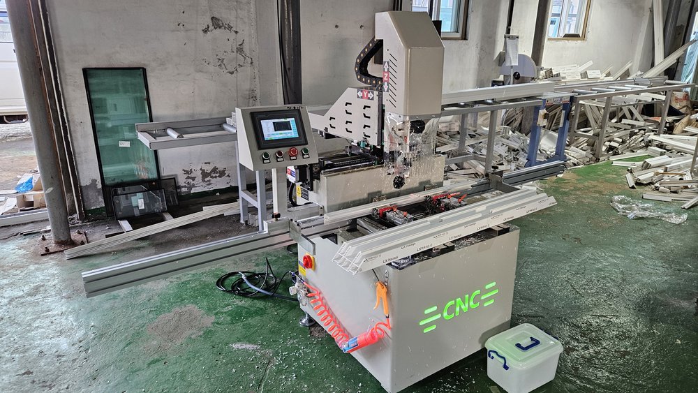 고객 공장에 설치를 마친 WTMM-CNC-400