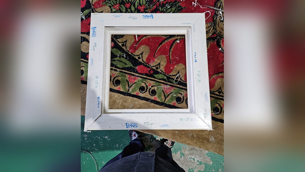 용접한 흰색 샘플 창틀