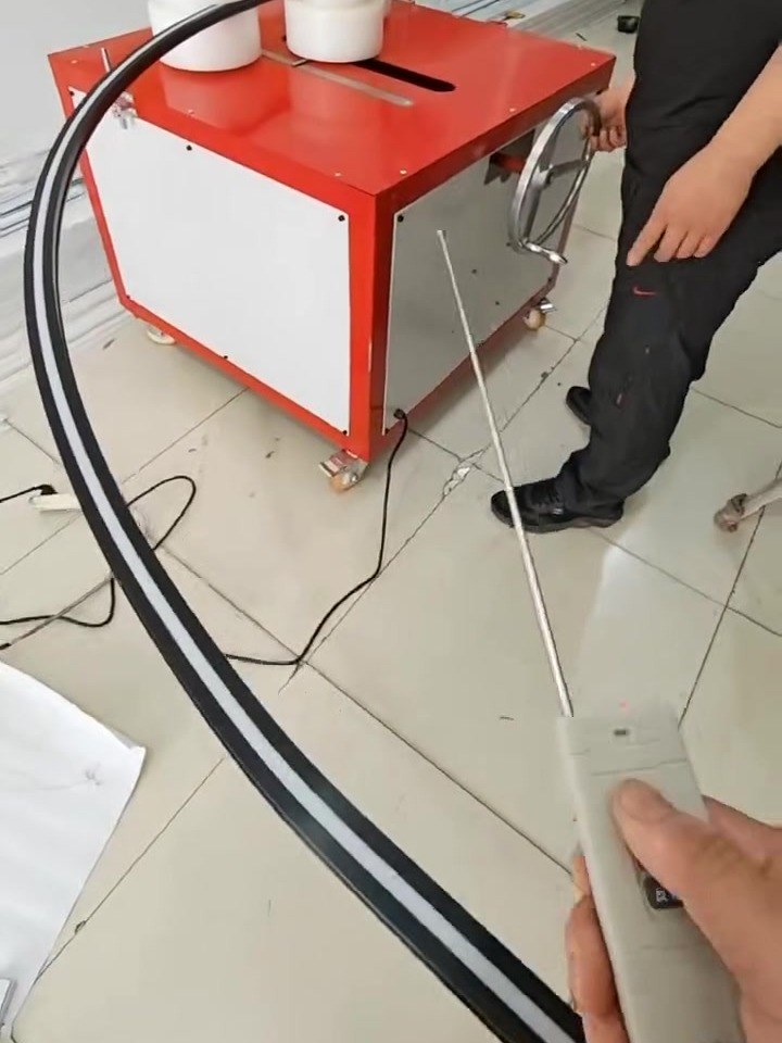 리모컨으로 정·역회전 조작