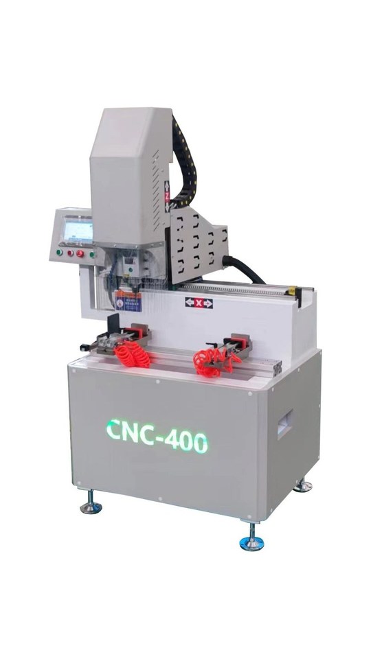 멀티락·배수 홀 가공 — WTMM-CNC-400 · 창호종합기계 유튜브
