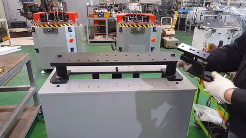PVC 개공기 금형은 어떻게 다나요?